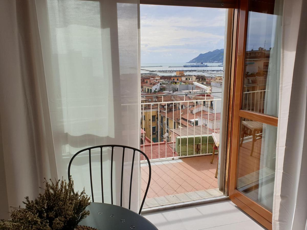 Oasi Al Centro Con Parcheggio Bed & Breakfast Салерно Екстериор снимка