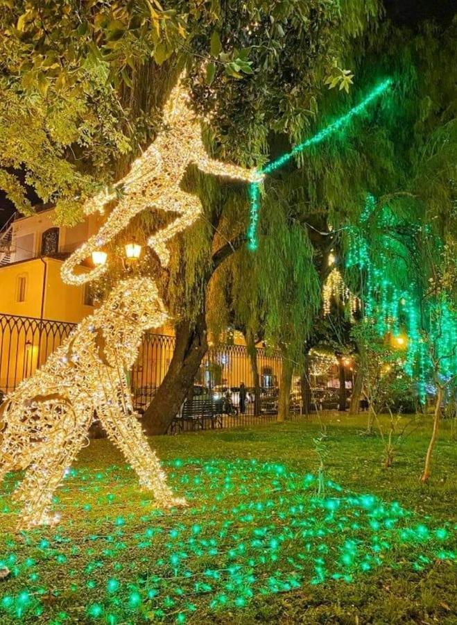 Oasi Al Centro Con Parcheggio Bed & Breakfast Салерно Екстериор снимка