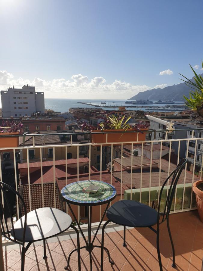 Oasi Al Centro Con Parcheggio Bed & Breakfast Салерно Екстериор снимка