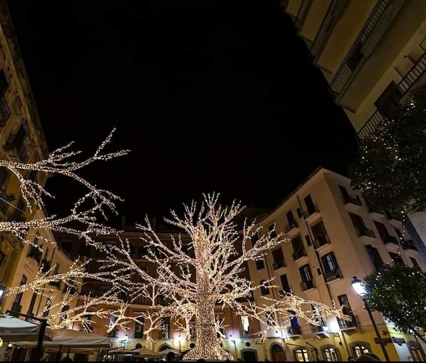 Oasi Al Centro Con Parcheggio Bed & Breakfast Салерно Екстериор снимка