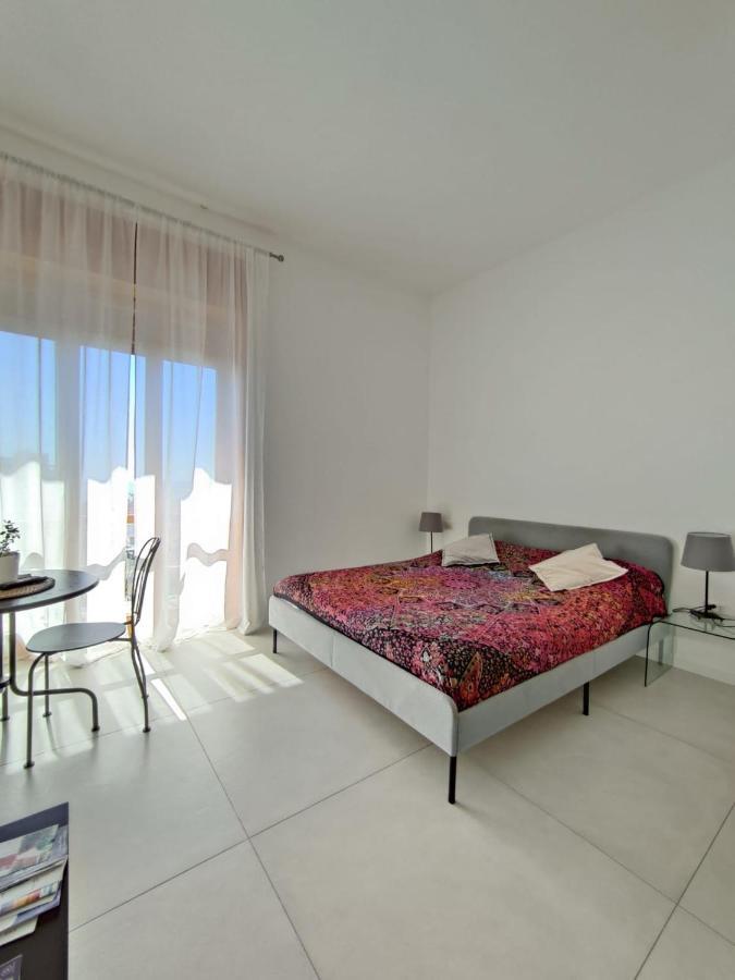 Oasi Al Centro Con Parcheggio Bed & Breakfast Салерно Екстериор снимка