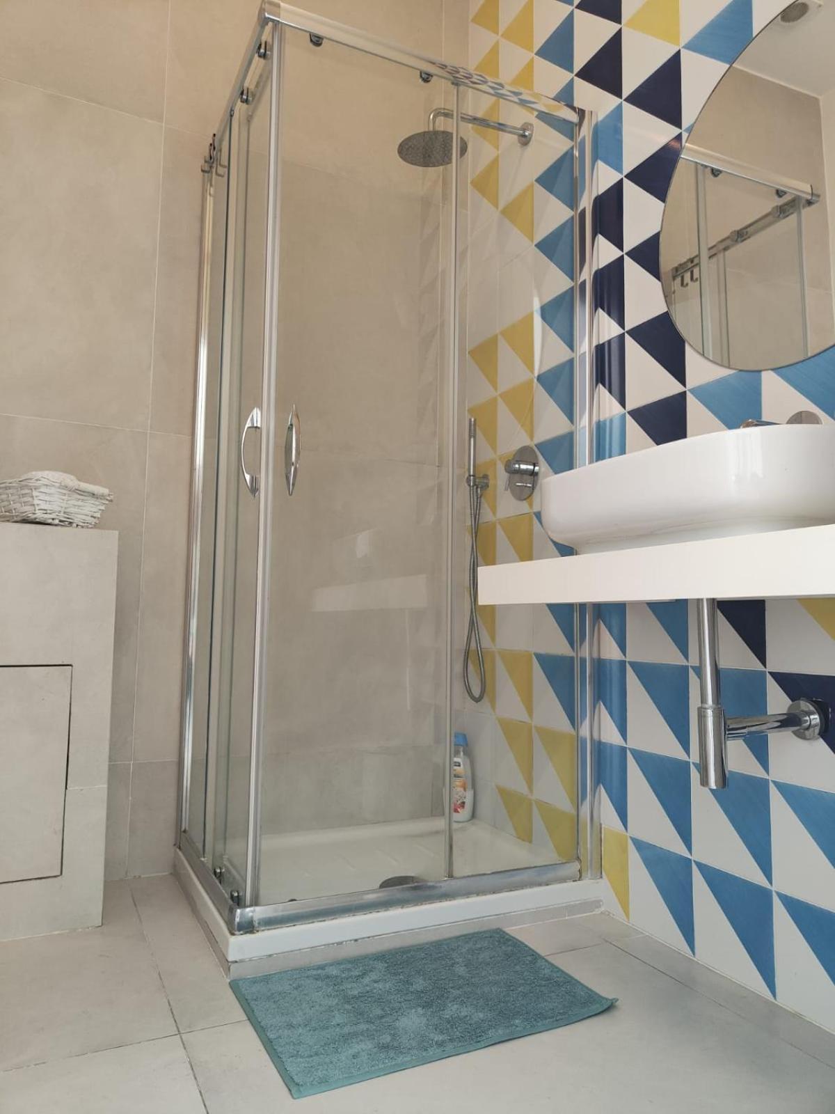 Oasi Al Centro Con Parcheggio Bed & Breakfast Салерно Екстериор снимка